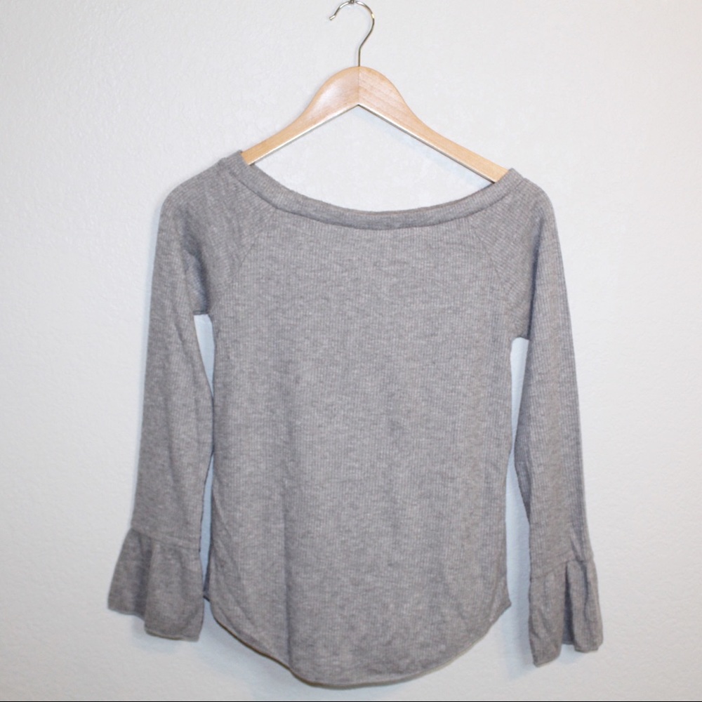 NWT CHASER Medium Gray Ribbed Long Bell Sleeve Top